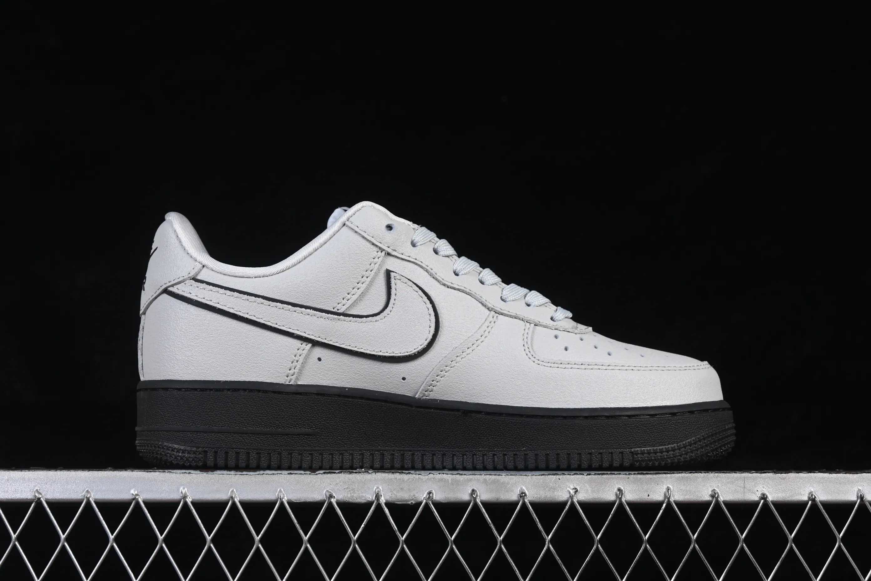 All categories Nk Air Force 1 Air Force series Nk Air Force 1 Low Air Force low-top Nike Air Force 1'07 Low cool gray tone collision cool black Air Force 1 low-top casual sneakers XL1979-128